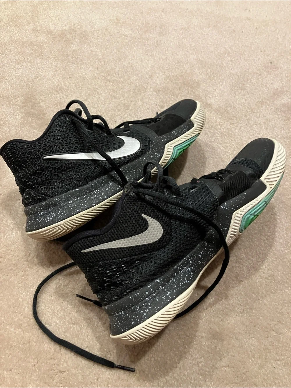Nike Black Kyrie boys Low-Top Athletic Basketball Shoes